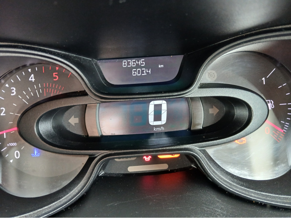 2019 Renault Trafic - image 4