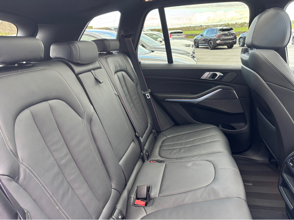 2022 BMW X5 - image 30