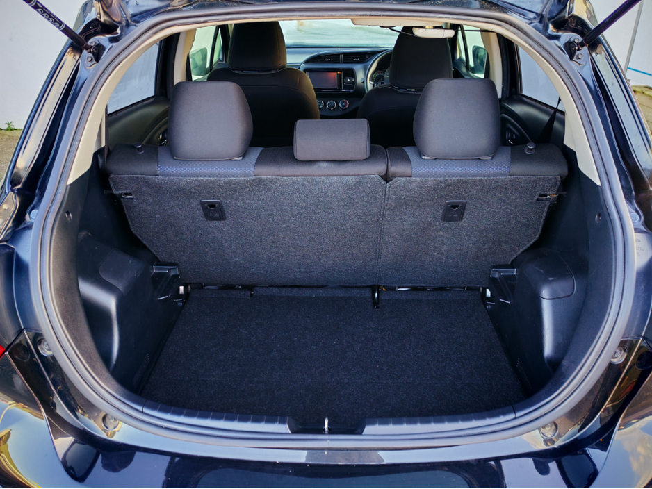 2018 Toyota Yaris - image 3