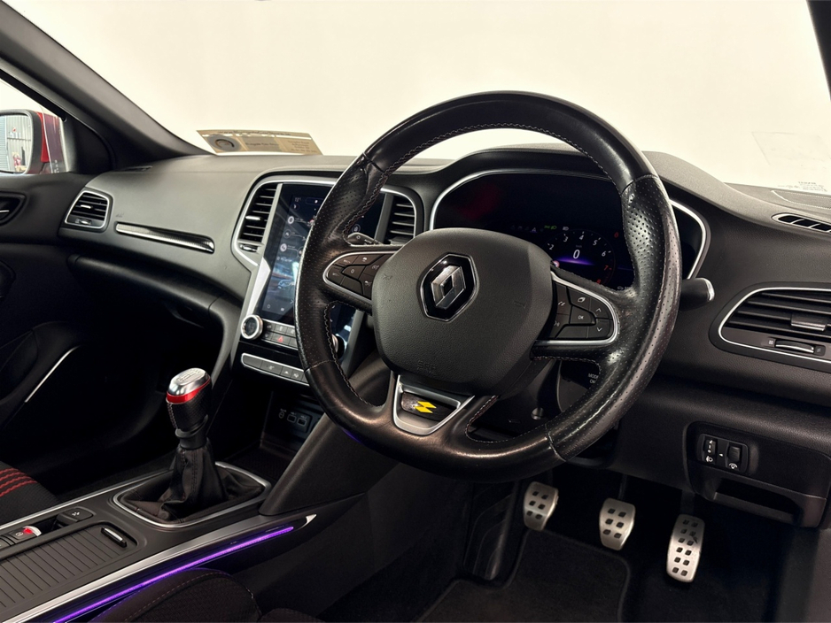 2021 Renault Megane - image 15