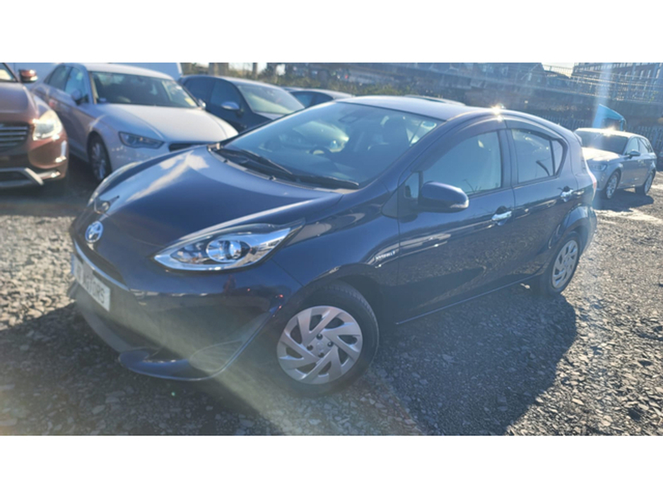 2019 Toyota Aqua - image 3