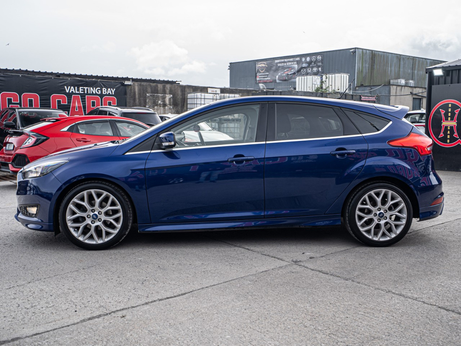 2015 Ford Focus - image 16