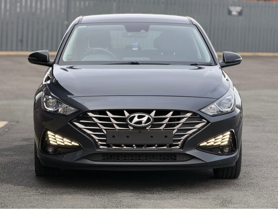 2022 Hyundai i30 - image 18