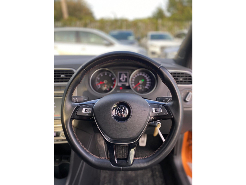 2017 Volkswagen Polo - image 14