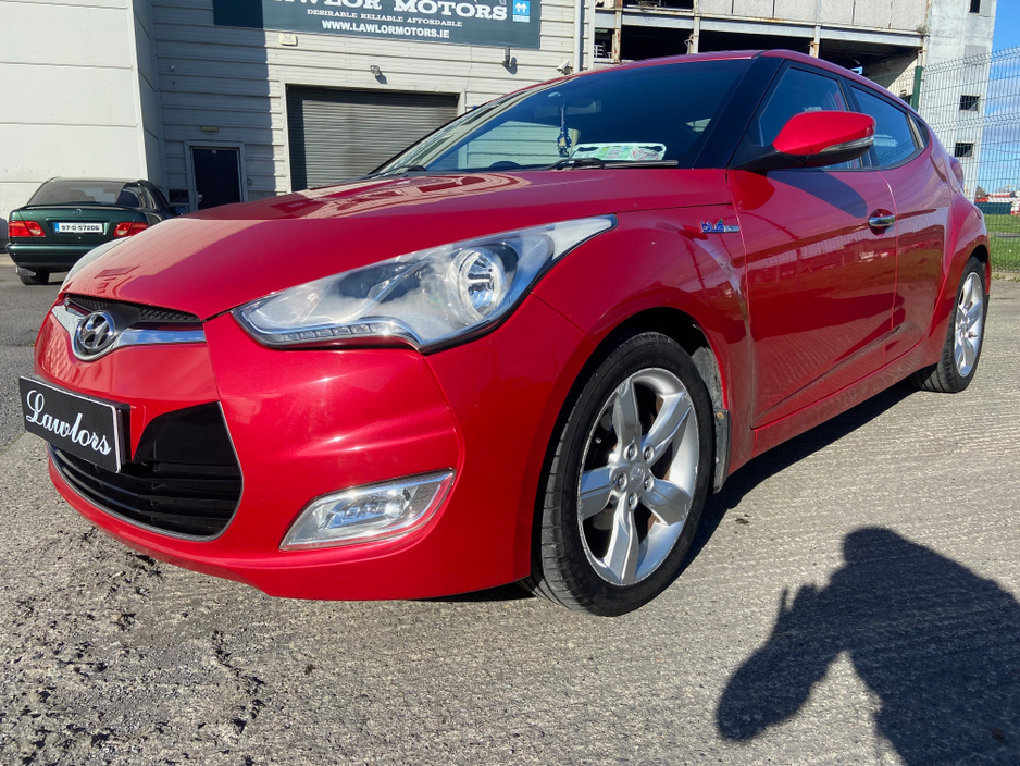 2012 Hyundai Veloster - image 6