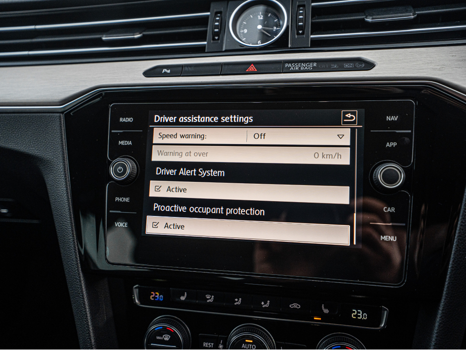 2019 Volkswagen Passat 2019 VW Passat Highline Auto/High spec/1yr warrant €25,888