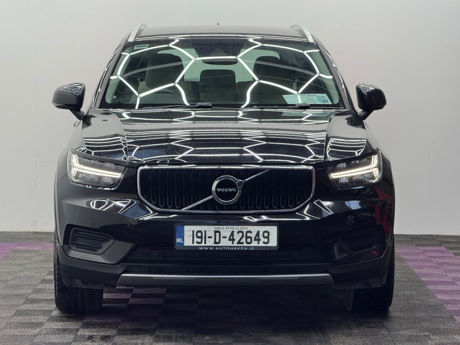 2019 Volvo XC40 - image 2