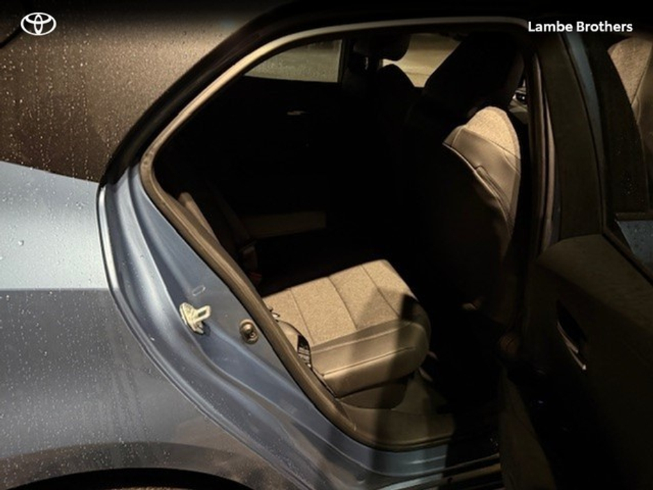 2021 Toyota Corolla - image 7