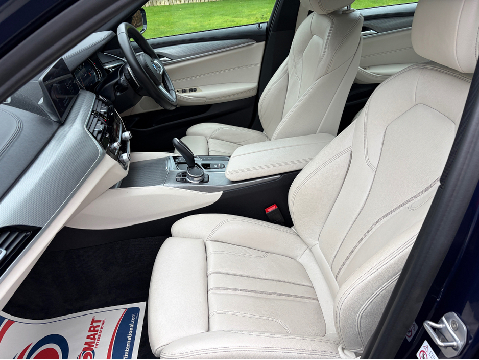 2017 BMW 5 Series - image 6