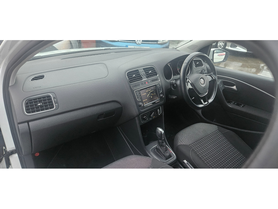2015 Volkswagen Polo AUTOMATIC 1.2 COMFORTLINE DSG LOW KMS €10,450