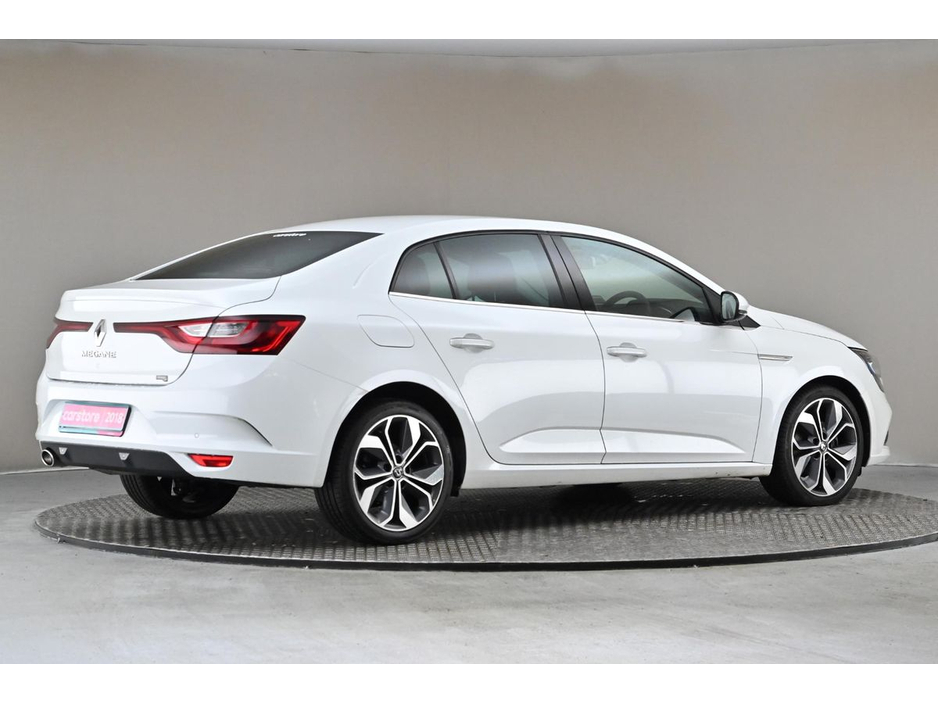 2018 Renault Megane - image 10