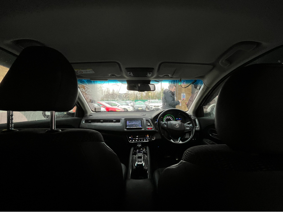 2016 Honda Vezel €15950 2016 HONDA VEZEL HYBRID Z 1.5 AUTOMATIC / CRUISE CONTROL / REVERSE CAMERA / HEATED SEATS €15,950