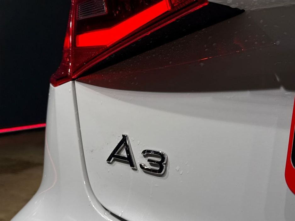 2017 Audi A3 E-TRON 1.4L TFSI HYBRID AUTOMATIC - ELECTRIC SEATS - CRUISE CONTROL - REVERSE CAMERA - PARKING SENSORS €18,950