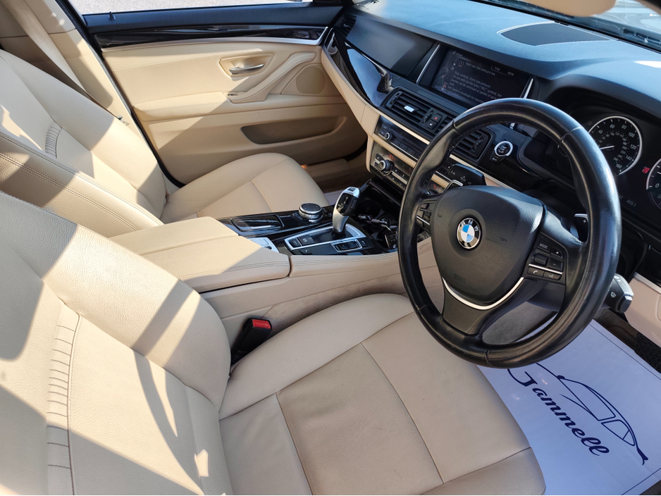 2015 BMW 5 Series - image 8