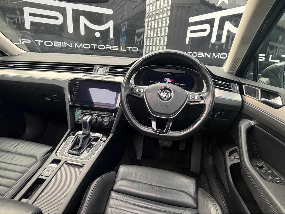 2018 Volkswagen Passat - image 17