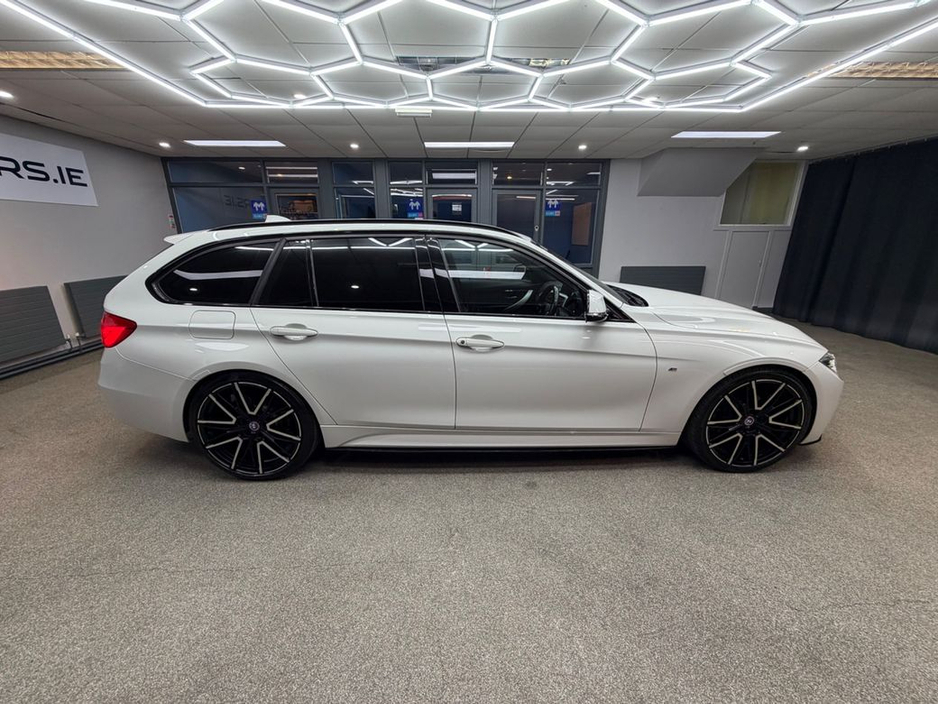 2017 BMW 3 Series - image 10