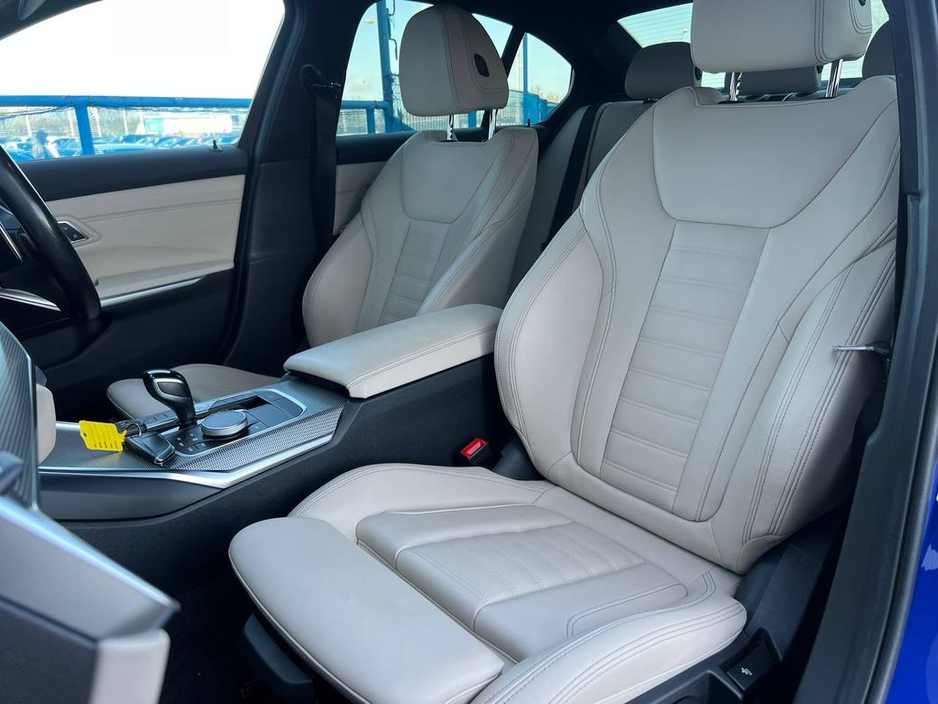 2022 BMW 3 Series - image 6