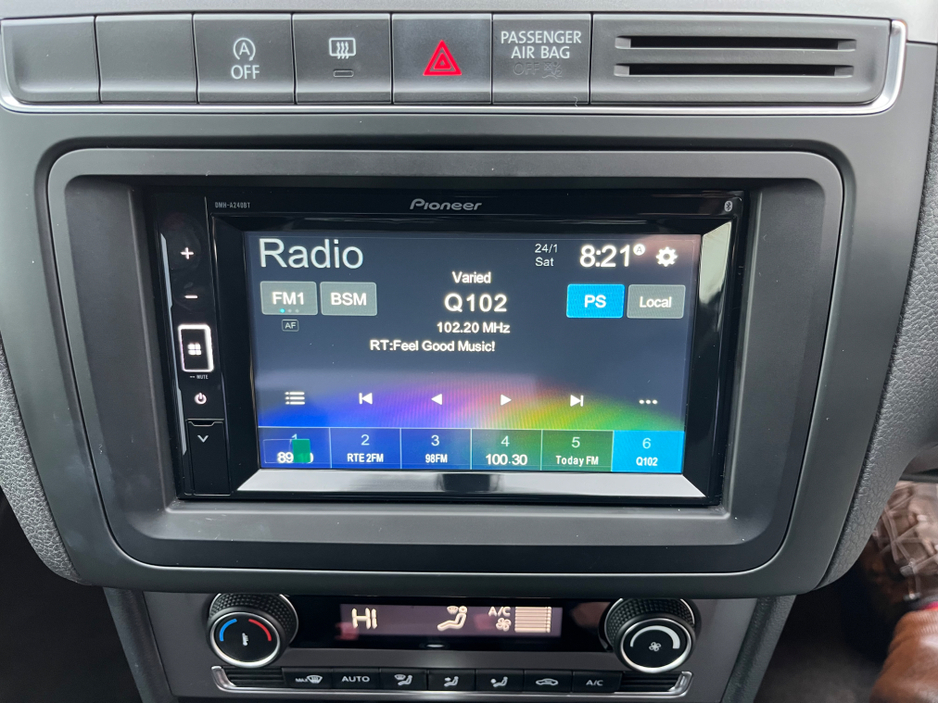 2015 Volkswagen Polo - image 11