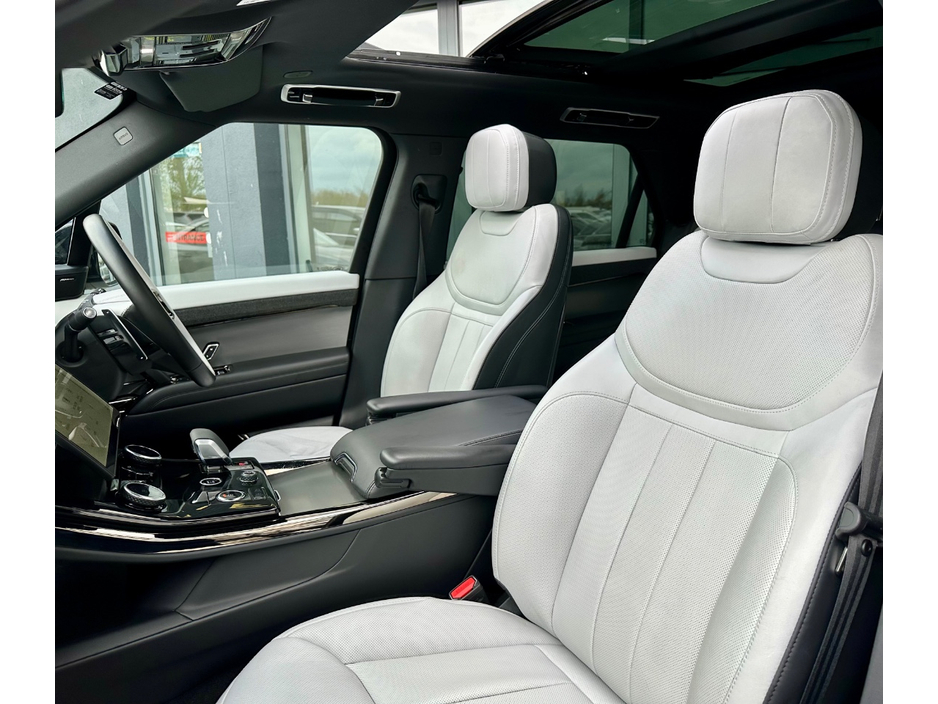 2023 Land Rover Range Rover Sport - image 7
