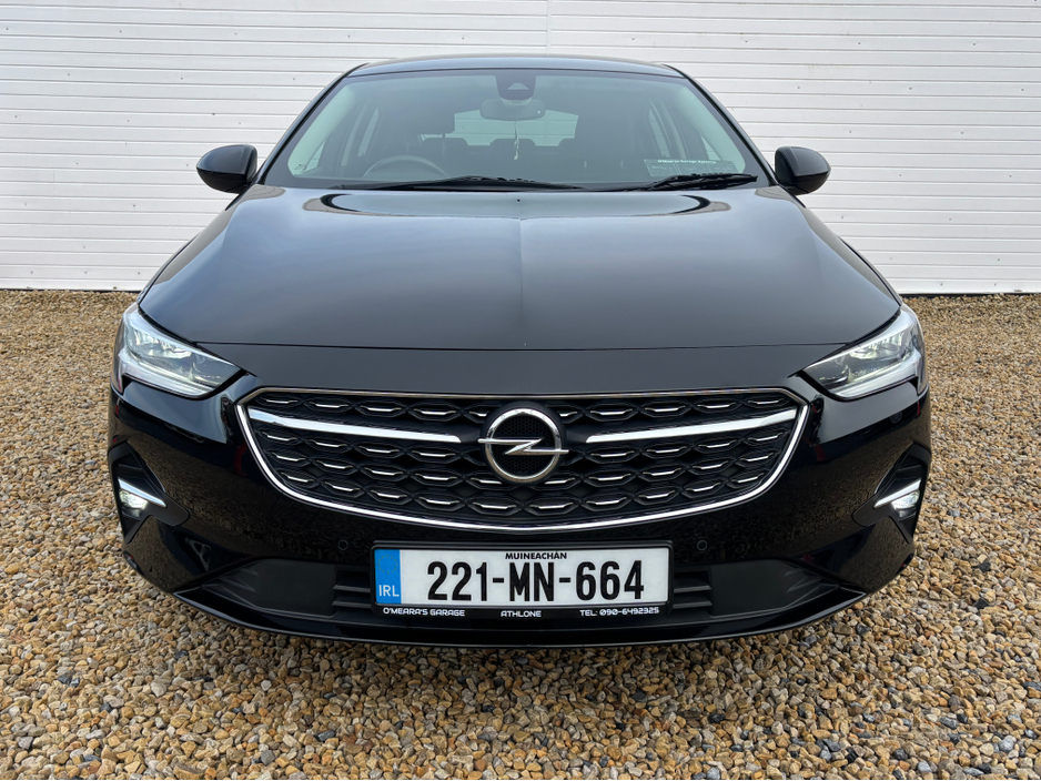2022 Opel Insignia - image 24