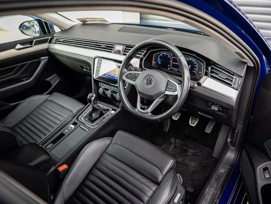 2020 Volkswagen Passat - image 7