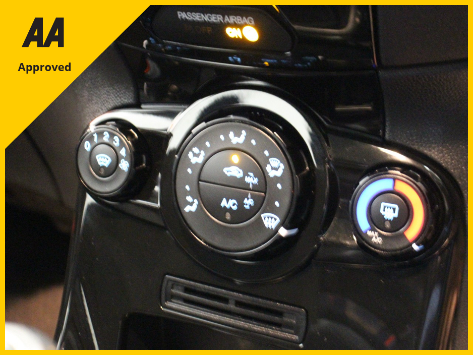 2014 Ford Fiesta - image 13