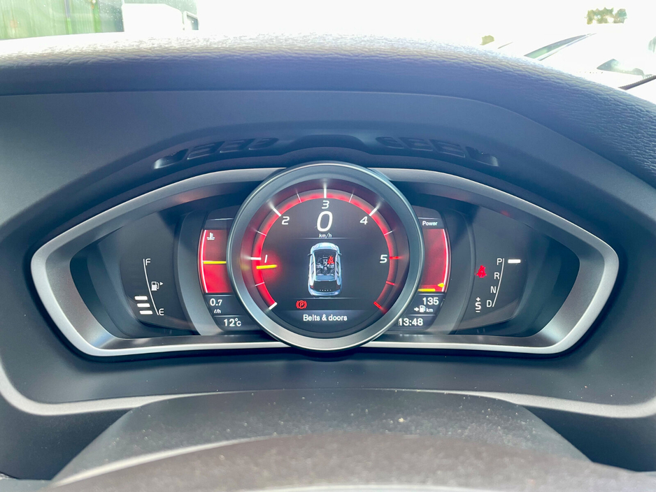 2015 Volvo V40 - image 30