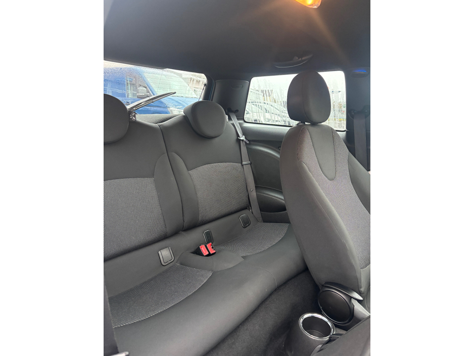 2014 MINI Cooper D SW32 2DR COOPER €6,650