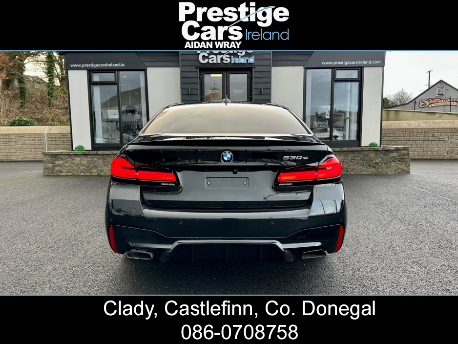 2022 BMW 5 Series - image 7