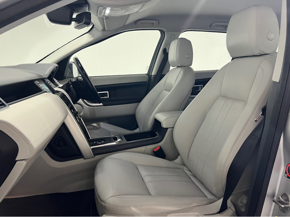 2019 Land Rover Discovery Sport - image 19