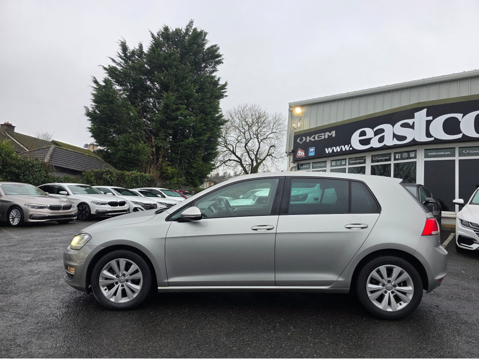 2017 Volkswagen Golf 1.2 TSI CARPLAY - ANDROID AUTO -  LANE ASSIST - PRIVACY GLASS  - REV CAMERA - LOW TAX BAND €15,950
