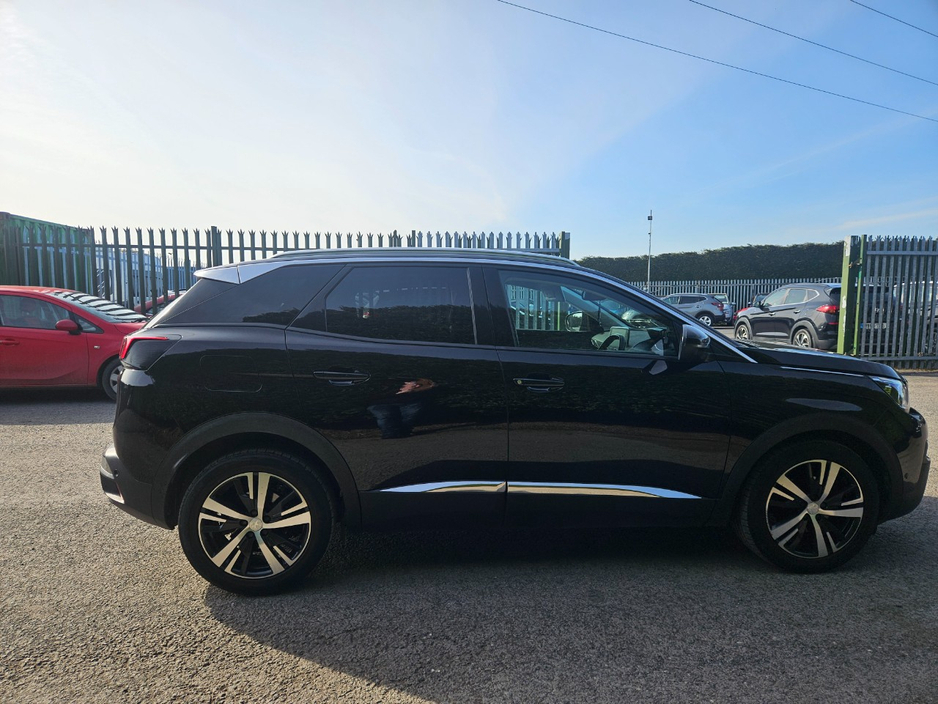 2019 Peugeot 3008 - image 5
