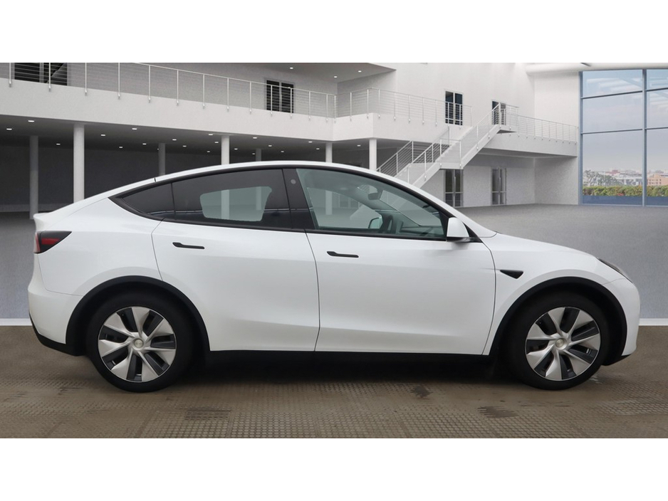 2023 Tesla Model Y - image 16