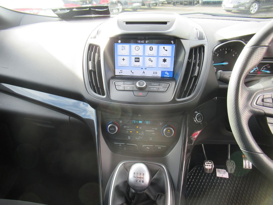 2019 Ford Kuga - image 6