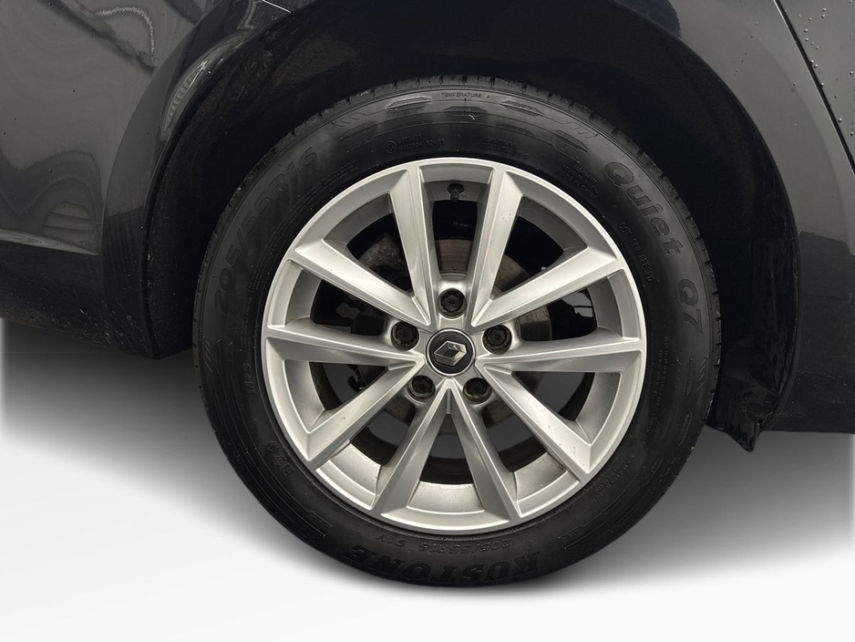 2021 Renault Megane - image 5