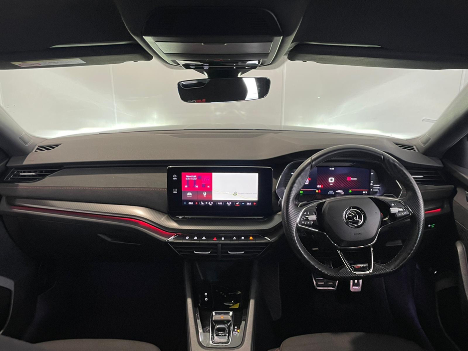 2022 Skoda Octavia - image 3