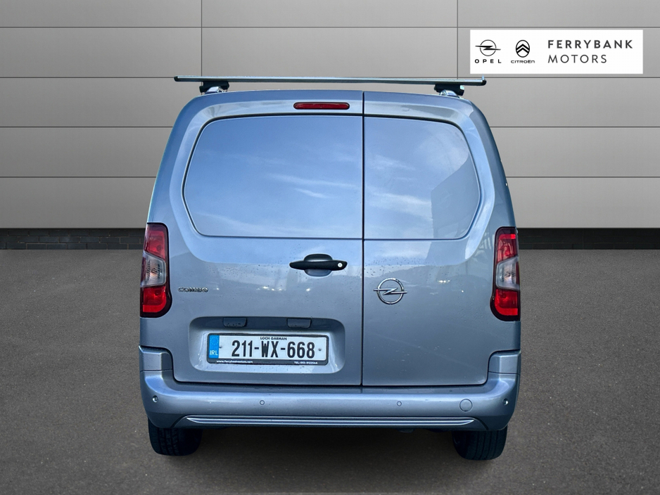 2021 Opel Combo - image 8