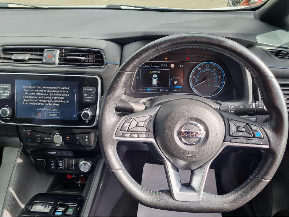 2021 Nissan Leaf - image 17