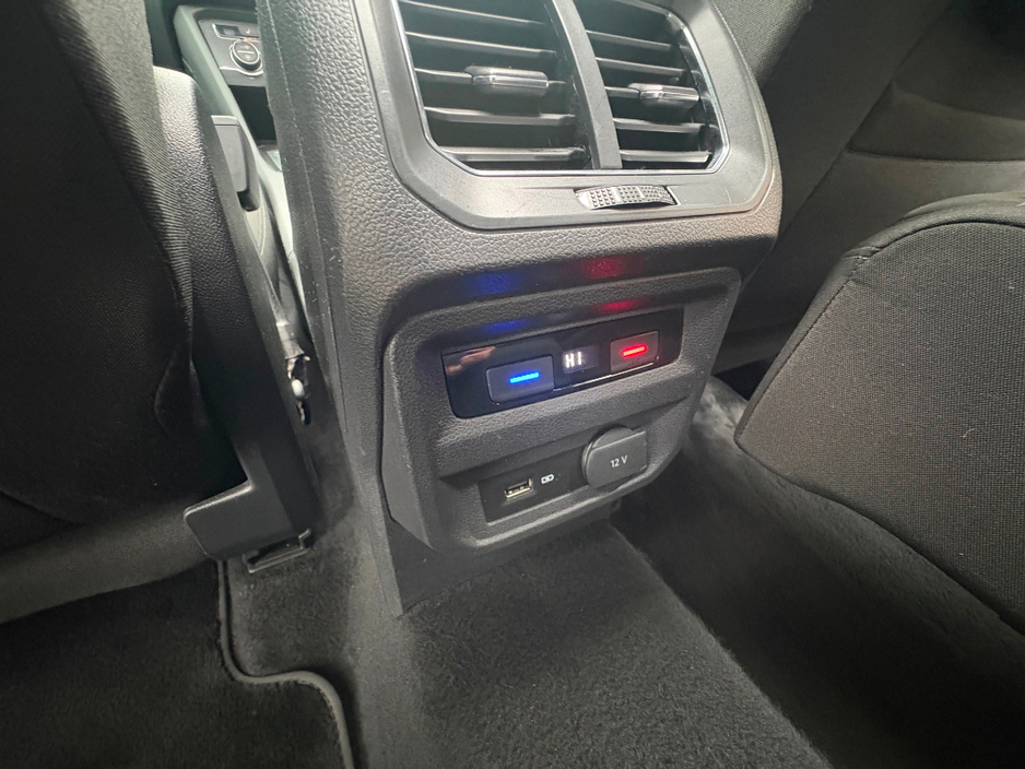 2018 Volkswagen Tiguan - image 21