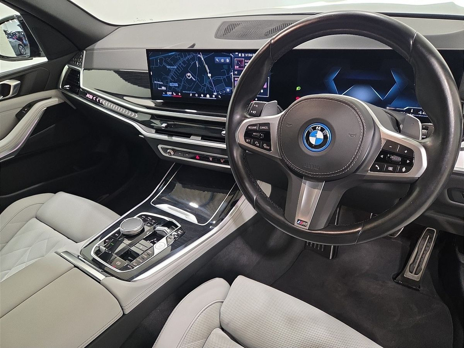 2023 BMW X5 - image 6