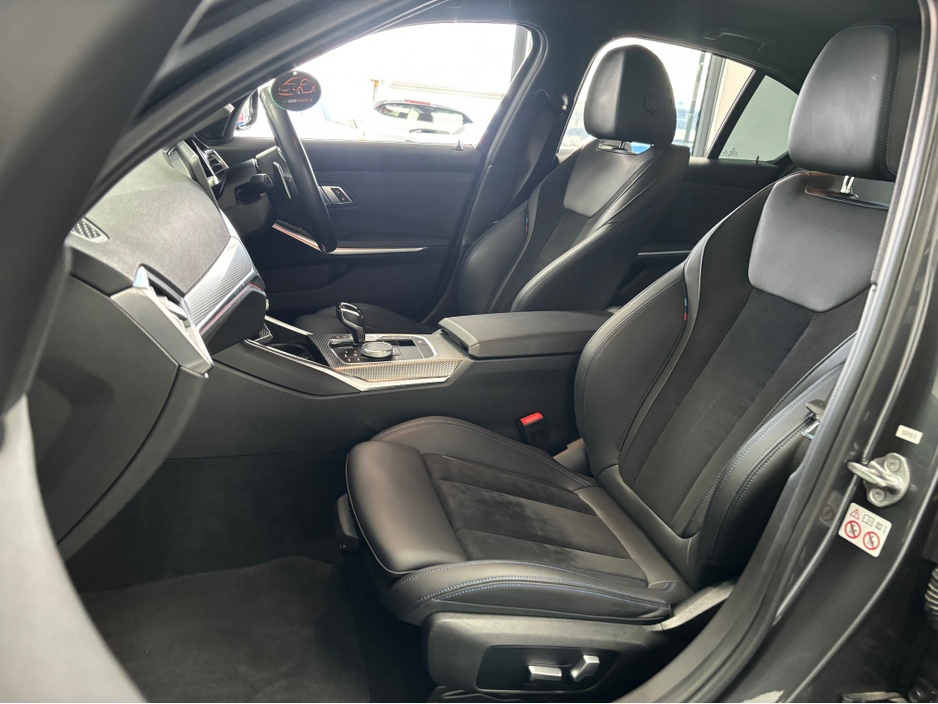 2021 BMW 3 Series - image 18