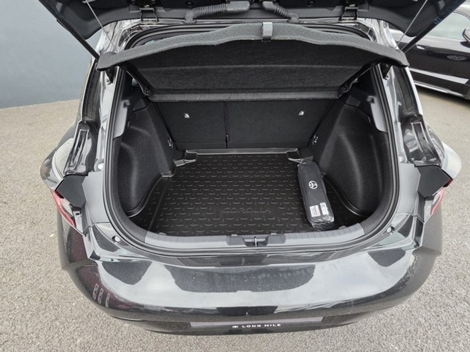 2025 Toyota Corolla - image 10