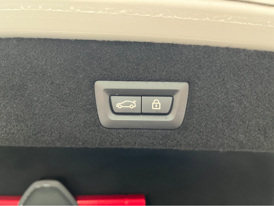 2017 BMW 7 Series €25950! 2017 BMW 740E IPERFORMANCE 2.0 AUTOMATIC / CRUISE CONTROL / 360° PARKING CAMERA / ELECTRIC MEMORY HEATED & MASSAGING SEATS / HEATED REAR SEATS / PANORAMIC SUNROOF / AMBIENT LIGHTS €25,950