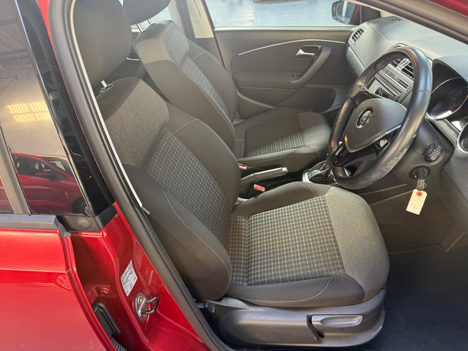 2015 Volkswagen Polo - image 19