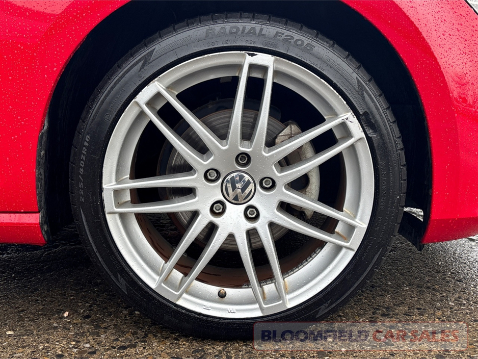 2014 Volkswagen Golf 1.4 HIGHLINE , AUTO // LOW MILEAGE €12,950