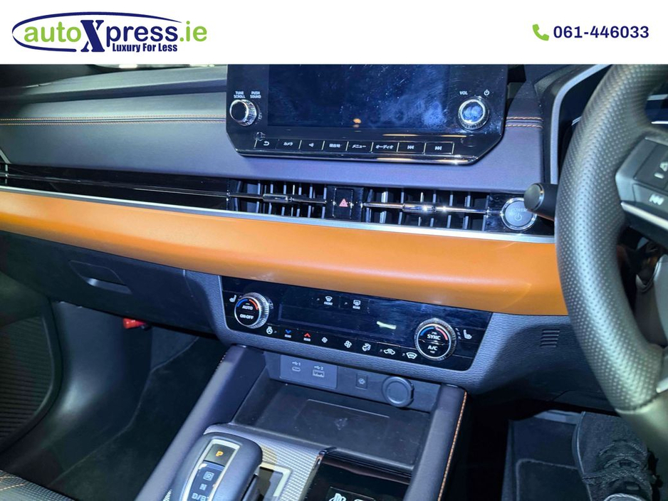 2023 Mitsubishi Outlander - image 4