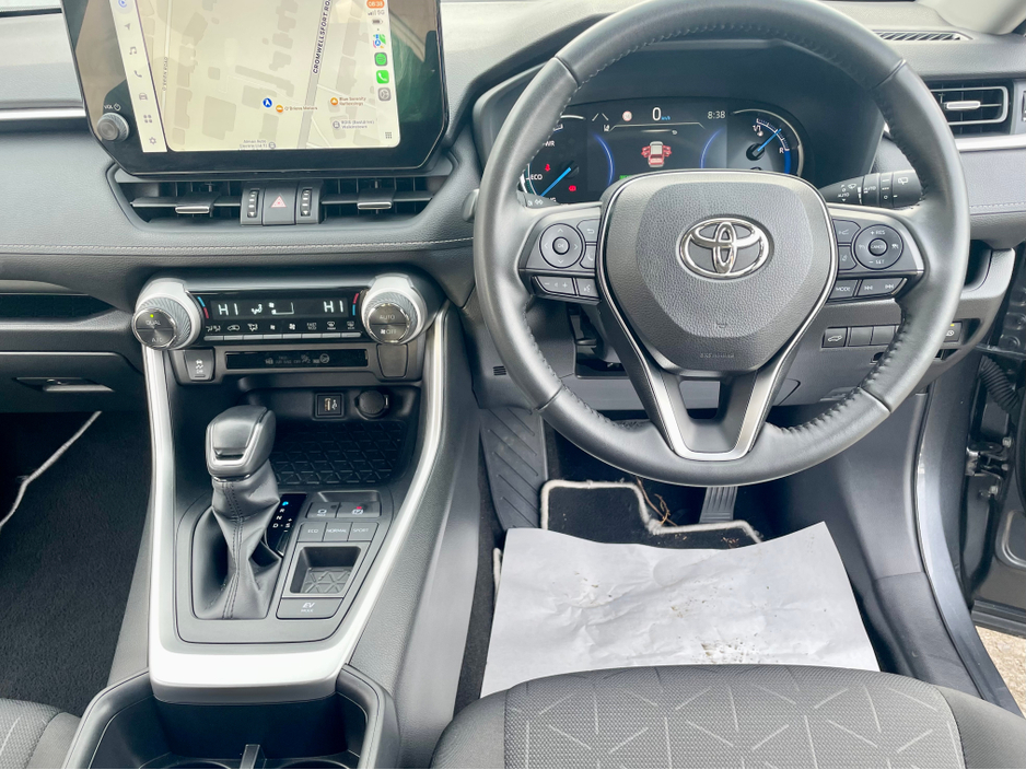 2024 Toyota Rav4 - image 9