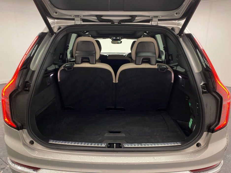 2025 Volvo XC90 - image 13