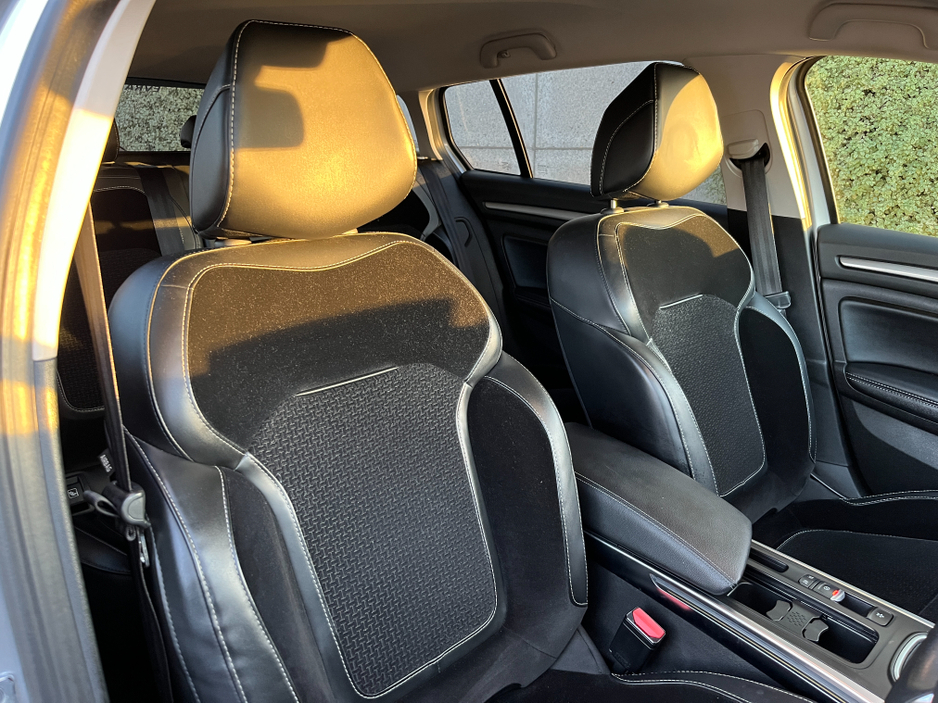 2017 Renault Megane ESTATE SPORT TOURER DYNAMIQUE 1.5 DIESEL //HALF LEATHER SEATS//SAT NAV// €10,950