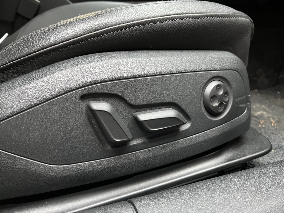 2020 Audi A4 - image 11